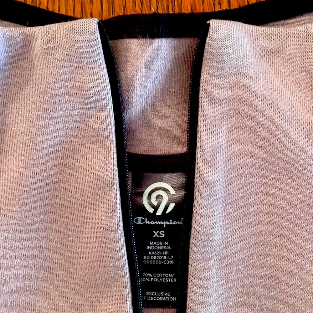 Champion Women’s Shirt XS